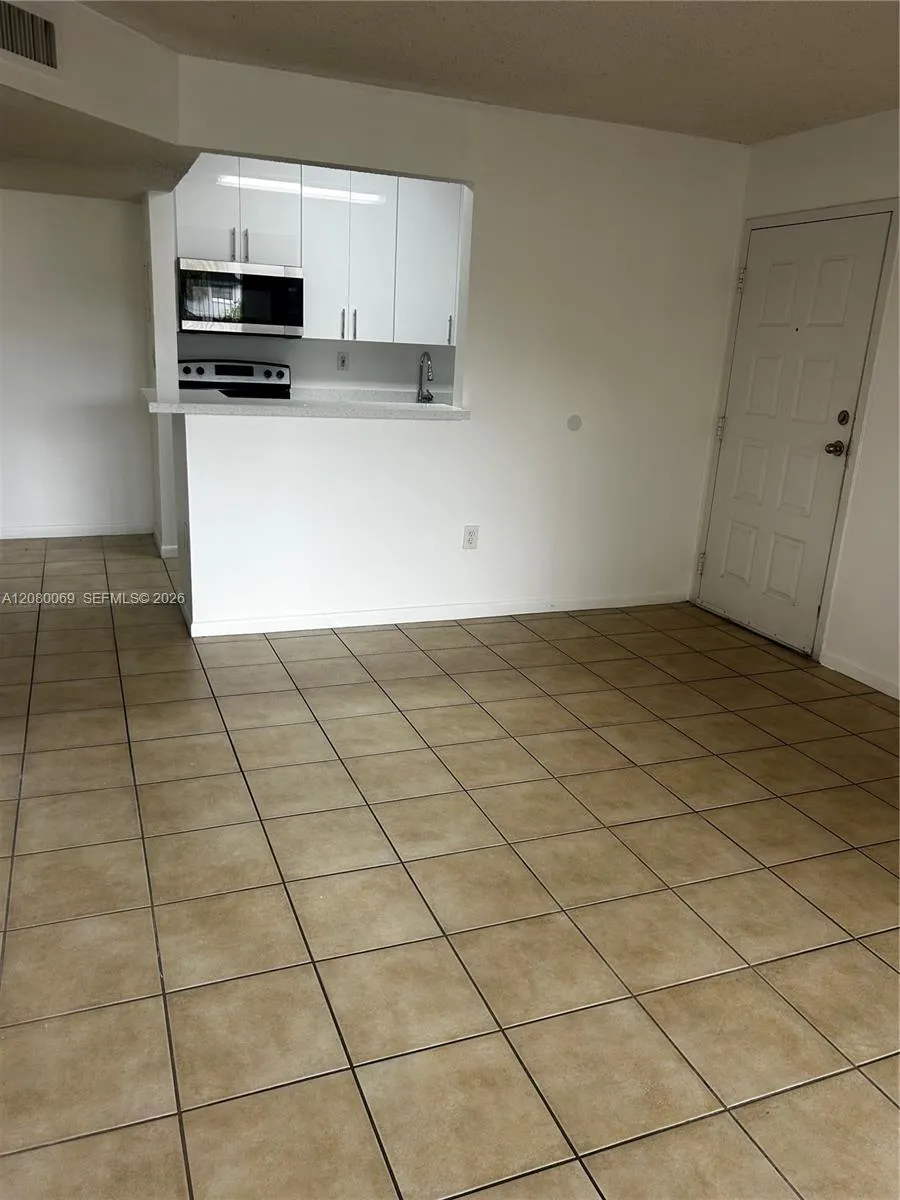 7180 NW 179th St #211 Hialeah, FL 33015