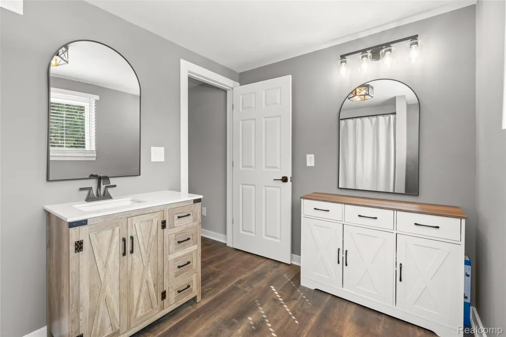 24641 Alicia Street Brownstown Charter Township, MI 48134