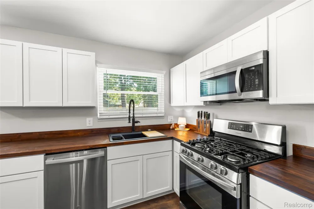 24641 Alicia Street Brownstown Charter Township, MI 48134