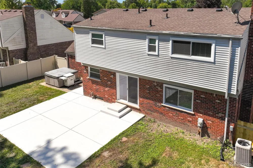 24641 Alicia Street Brownstown Charter Township, MI 48134