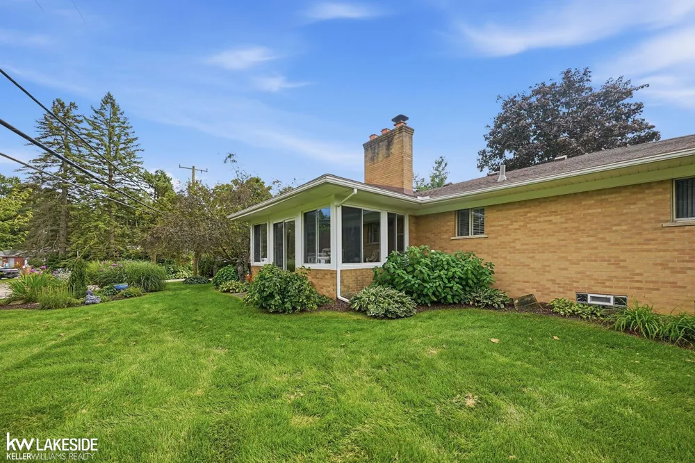 51822 Shelby Road Shelby Charter Township, MI 48316