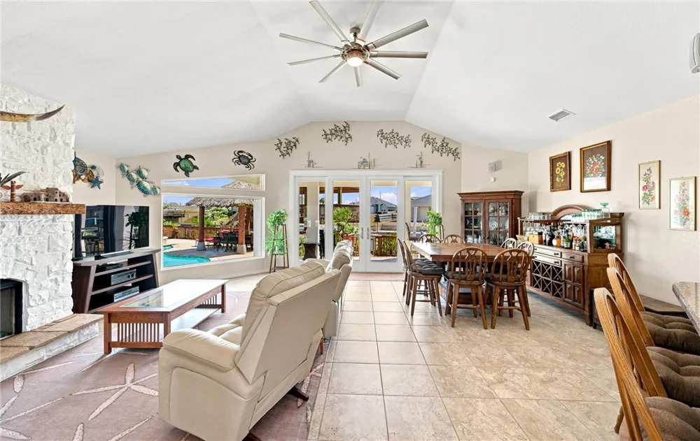 14158 Atascadera Avenue Corpus Christi, TX 78418