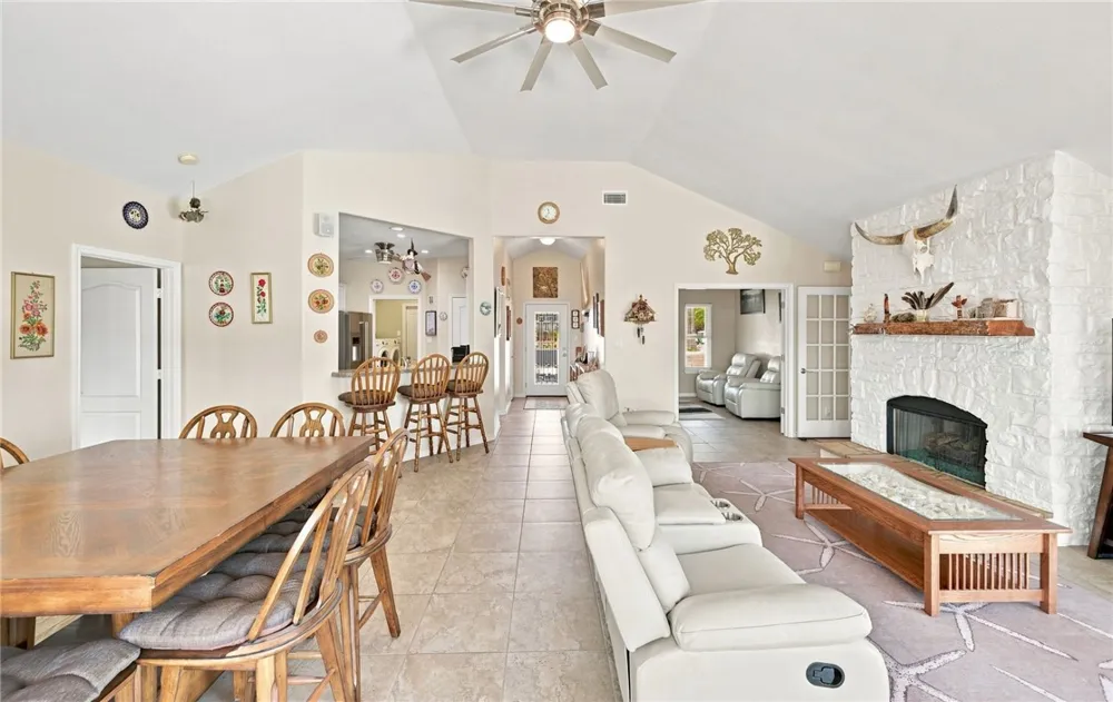 14158 Atascadera Avenue Corpus Christi, TX 78418