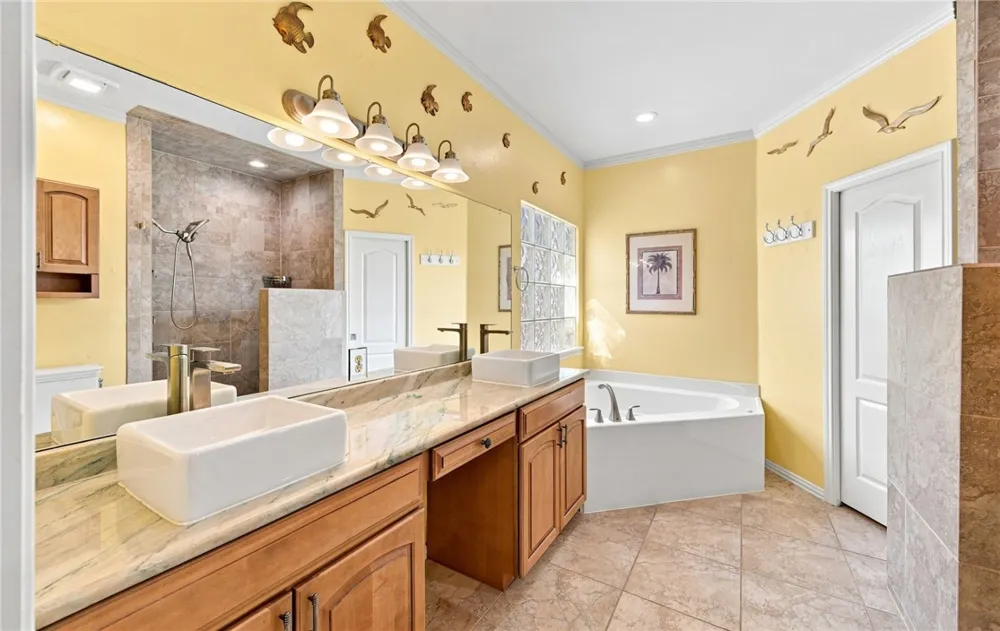 14158 Atascadera Avenue Corpus Christi, TX 78418