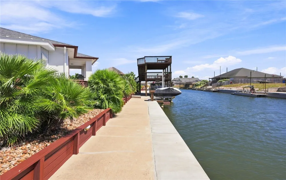 14158 Atascadera Avenue Corpus Christi, TX 78418
