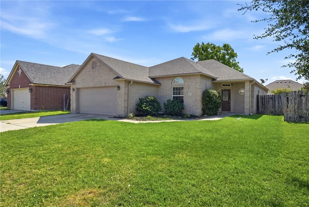 313 San Rafael Drive Portland, TX 78374