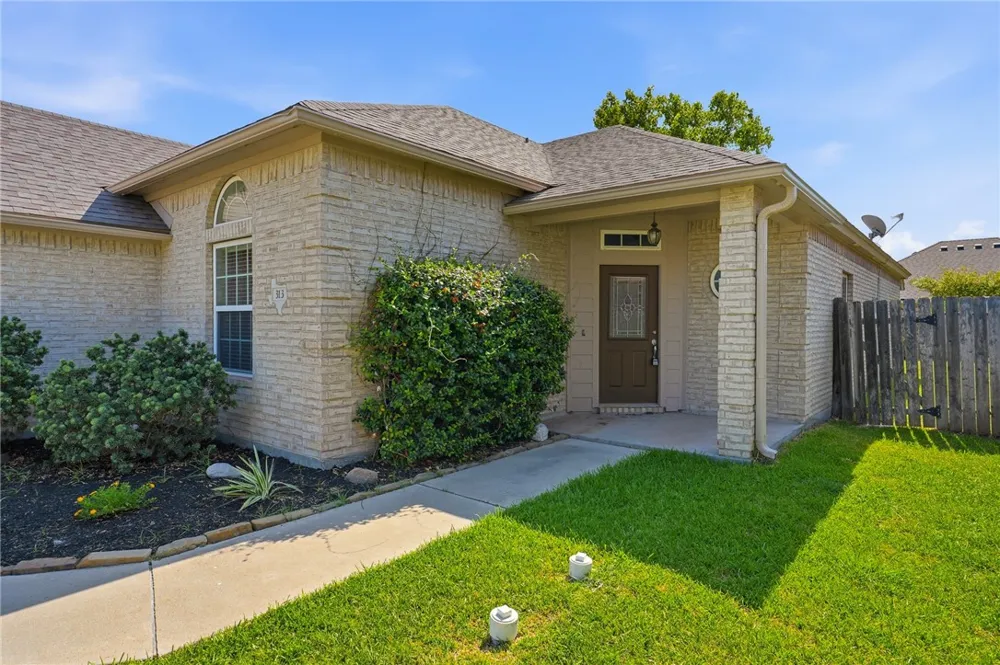313 San Rafael Drive Portland, TX 78374