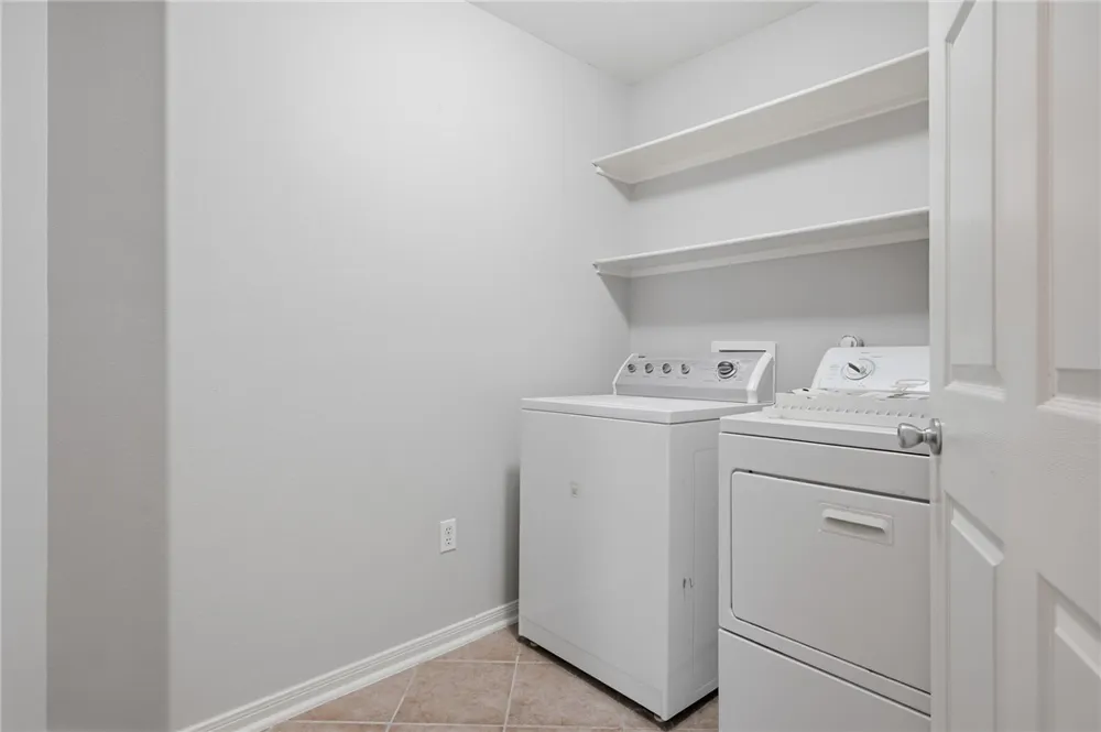 313 San Rafael Drive Portland, TX 78374