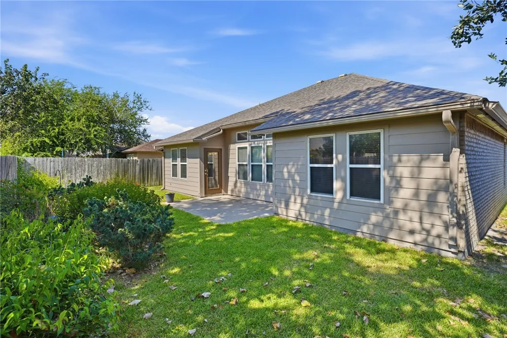313 San Rafael Drive Portland, TX 78374