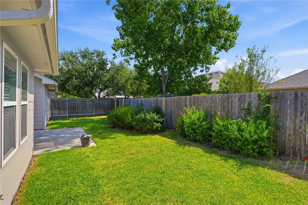 313 San Rafael Drive Portland, TX 78374