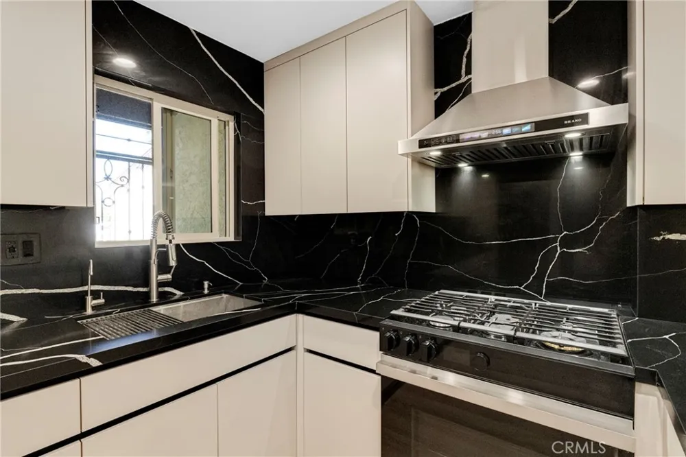10950 Saticoy #20 Sun Valley, CA 91352