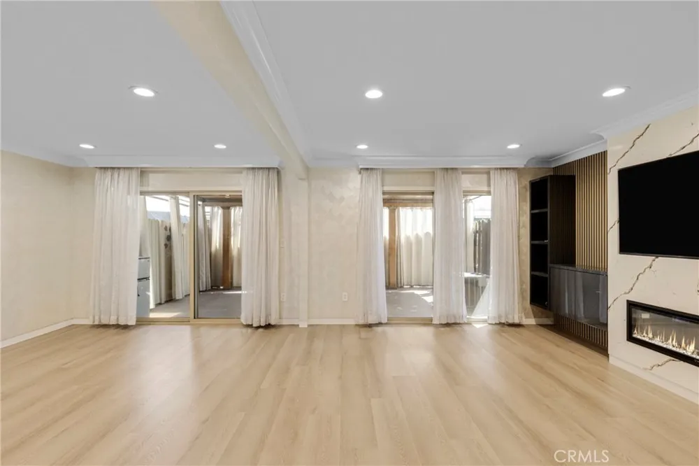 10950 Saticoy #20 Sun Valley, CA 91352