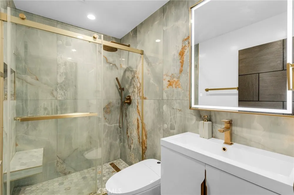 10950 Saticoy #20 Sun Valley, CA 91352