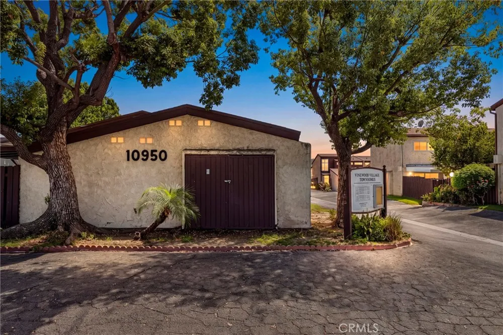 10950 Saticoy #20 Sun Valley, CA 91352