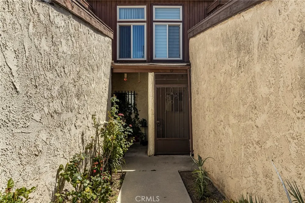 10950 Saticoy #20 Sun Valley, CA 91352
