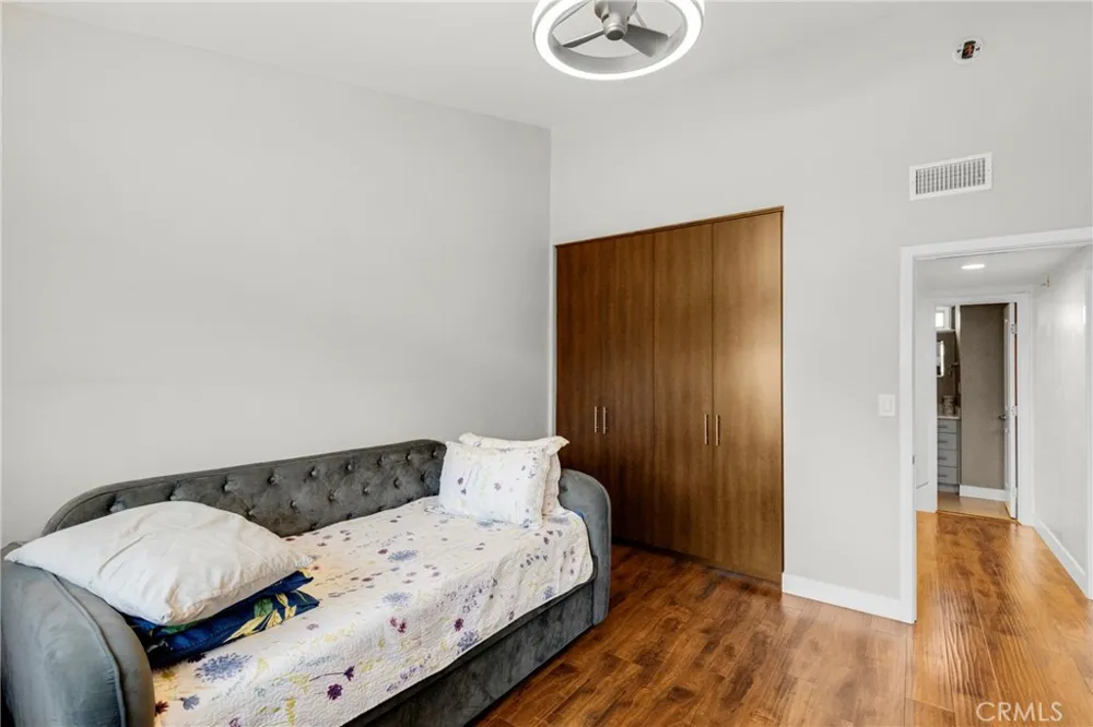 10950 Saticoy #20 Sun Valley, CA 91352