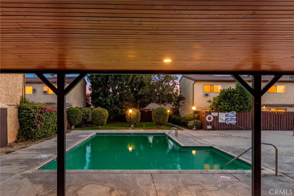 10950 Saticoy #20 Sun Valley, CA 91352