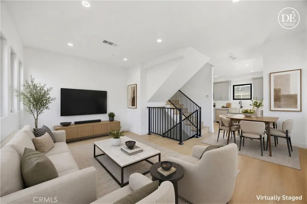 10154 Regent Los Angeles, CA 90034