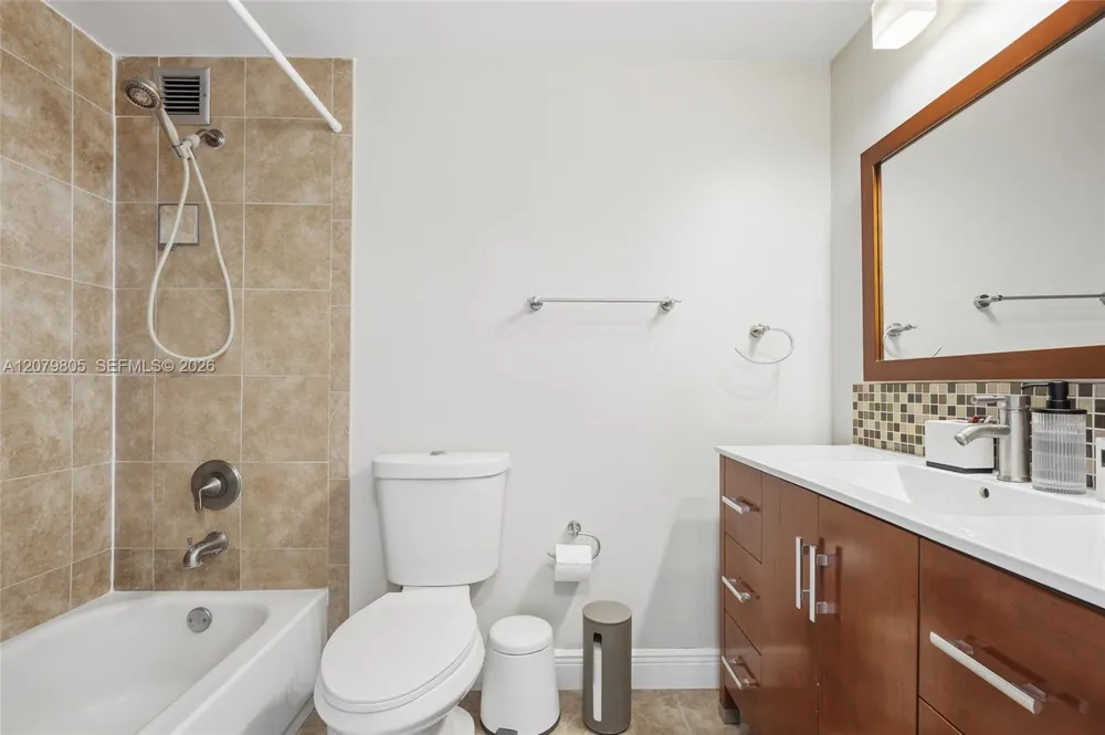 770 NE 69th St #2B Miami, FL 33138
