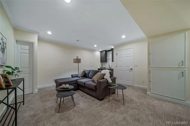 124 Jackson Street Denver, CO 80206