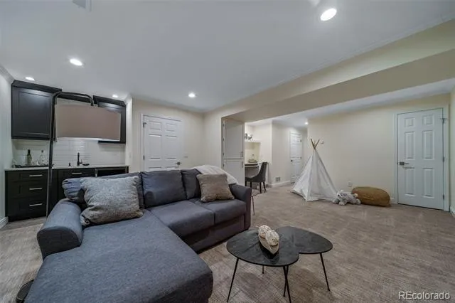 124 Jackson Street Denver, CO 80206