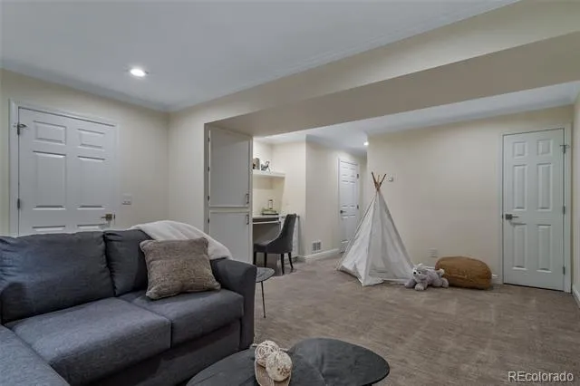 124 Jackson Street Denver, CO 80206