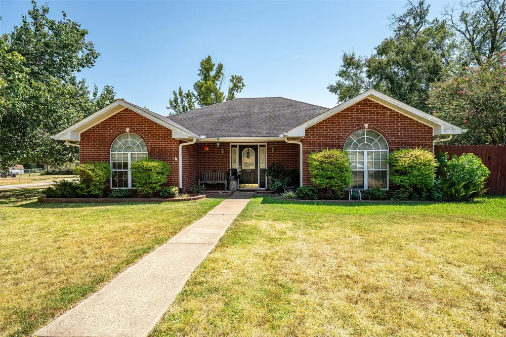 310 Linda Lane Lindale, TX 75771