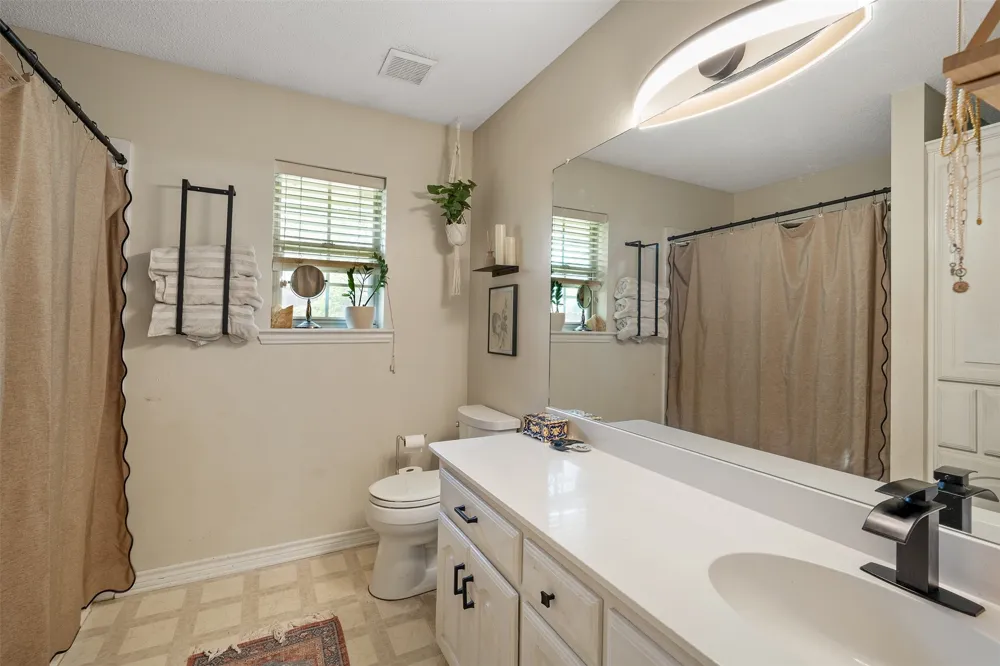 310 Linda Lane Lindale, TX 75771