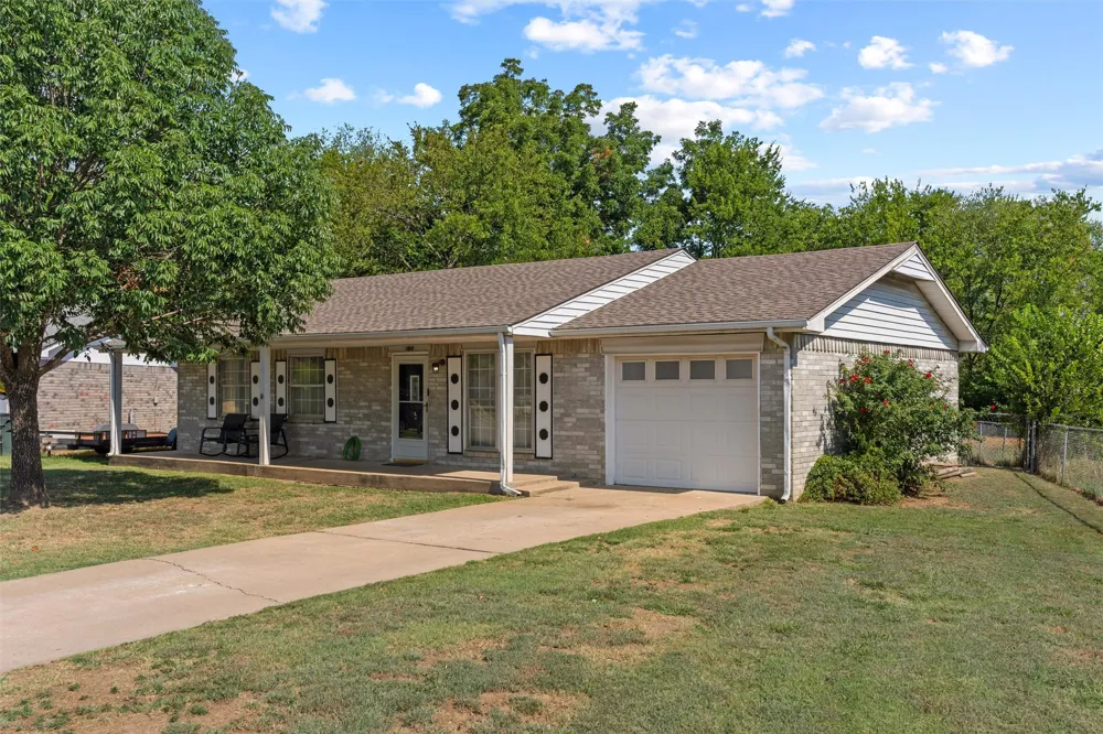 104 E Pine Court Skiatook, OK 74070