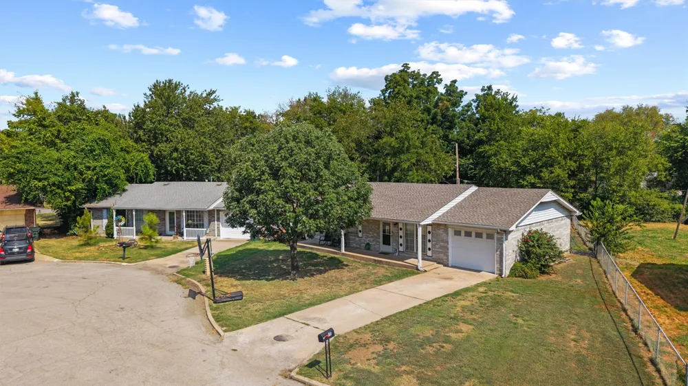 104 E Pine Court Skiatook, OK 74070