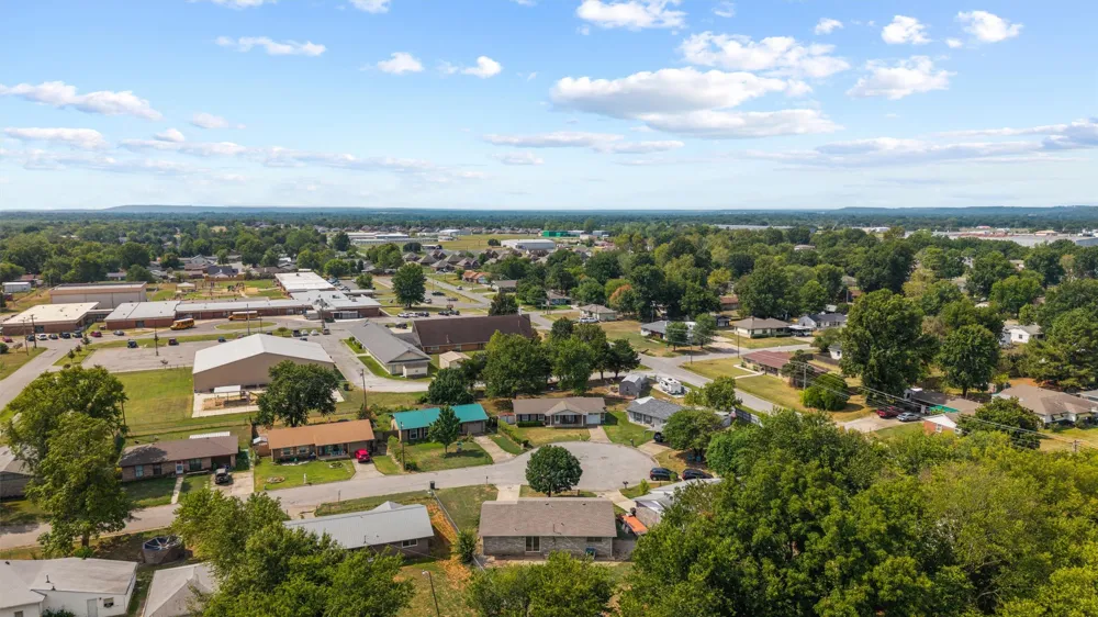 104 E Pine Court Skiatook, OK 74070