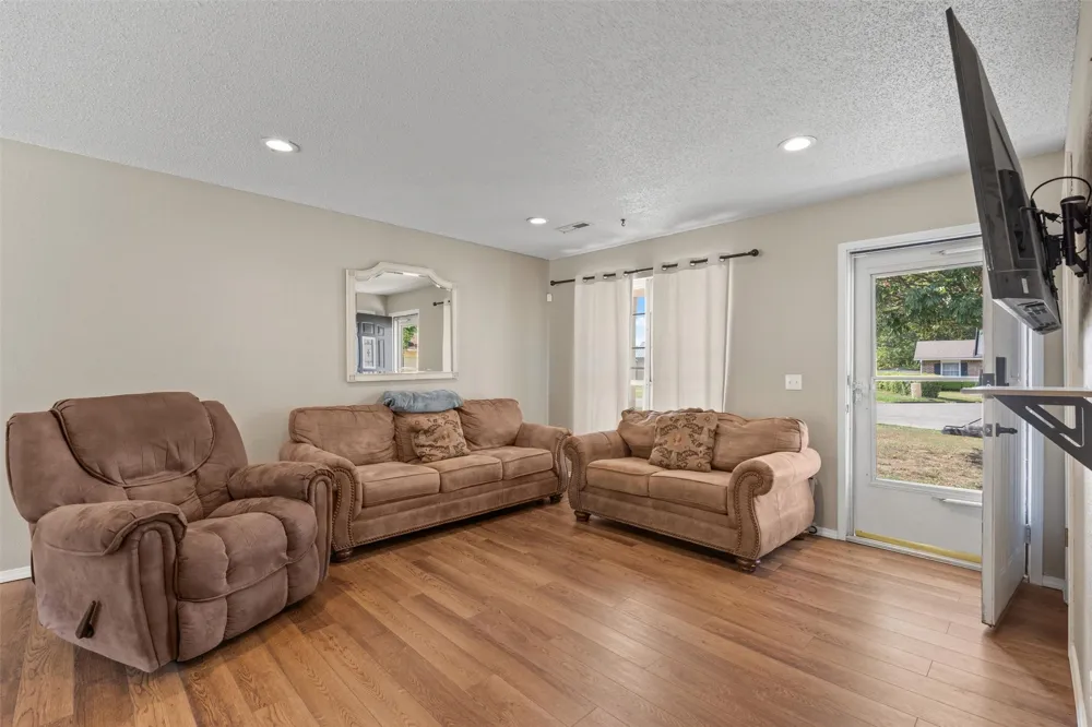 104 E Pine Court Skiatook, OK 74070