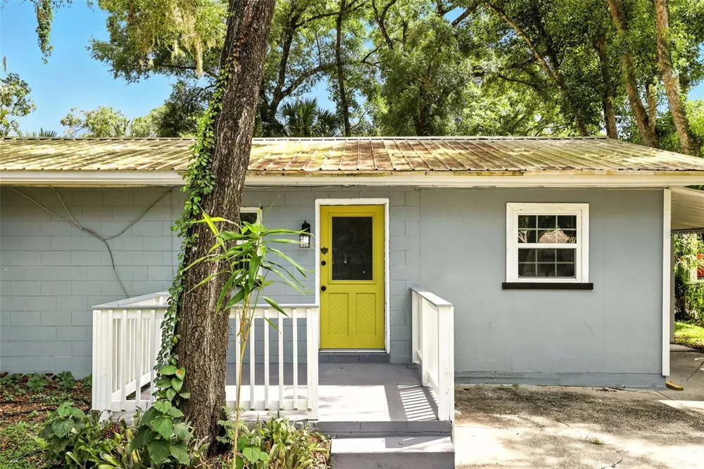 1412 E VOORHIS AVENUE Deland, FL 32724