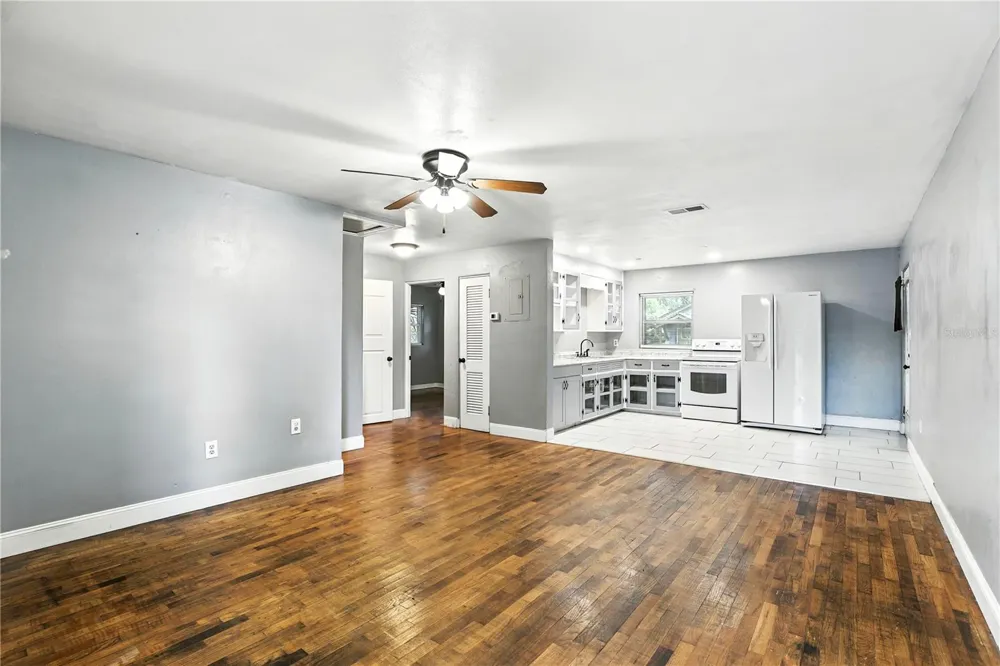 1412 E VOORHIS AVENUE Deland, FL 32724