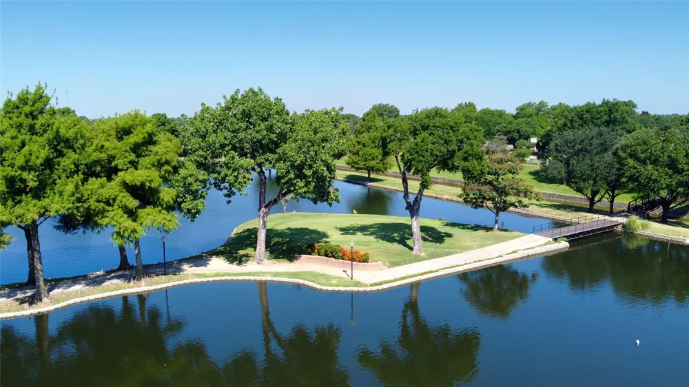19 Country Lake Drive Carrollton, TX 75006