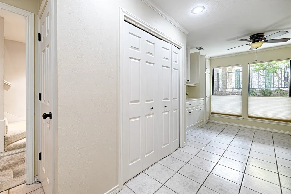 19 Country Lake Drive Carrollton, TX 75006