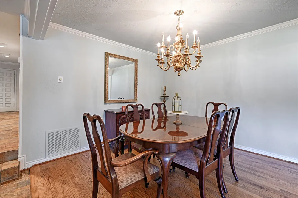 19 Country Lake Drive Carrollton, TX 75006
