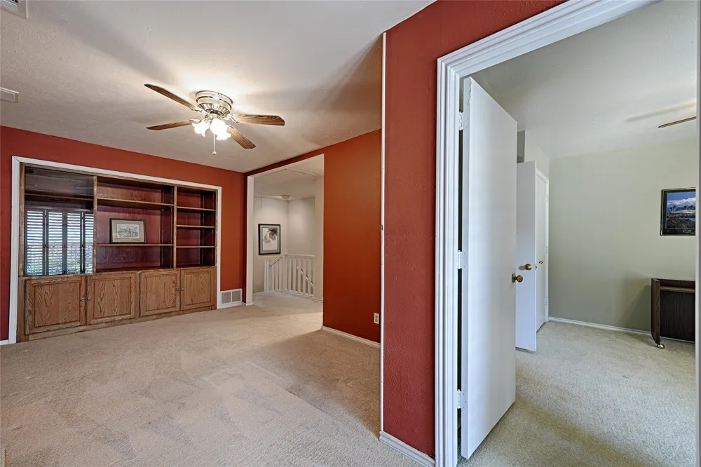 19 Country Lake Drive Carrollton, TX 75006