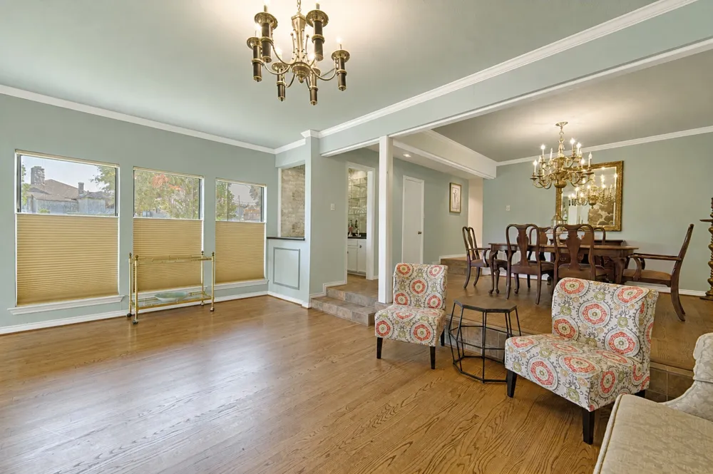 19 Country Lake Drive Carrollton, TX 75006