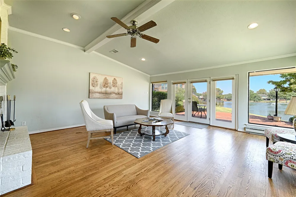 19 Country Lake Drive Carrollton, TX 75006
