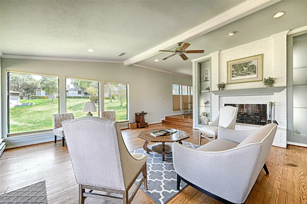 19 Country Lake Drive Carrollton, TX 75006