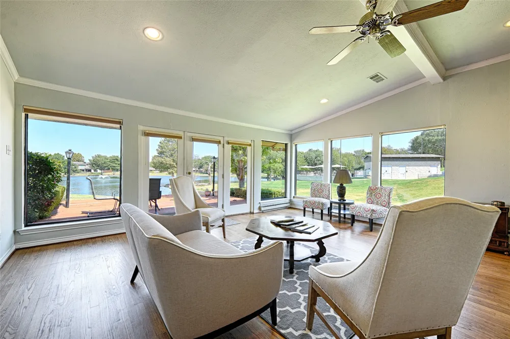 19 Country Lake Drive Carrollton, TX 75006