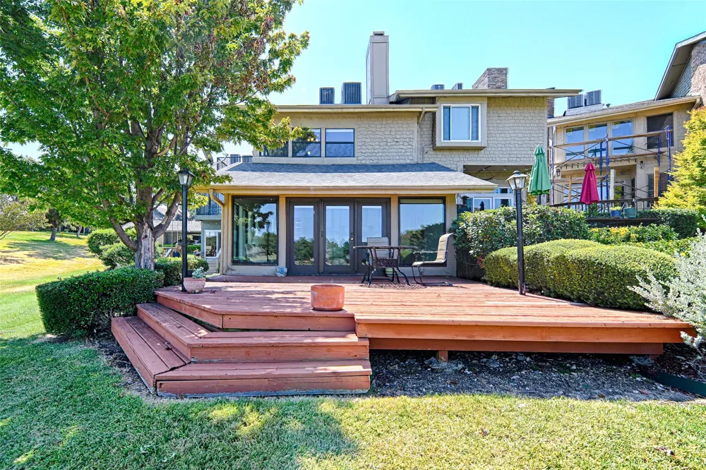 19 Country Lake Drive Carrollton, TX 75006