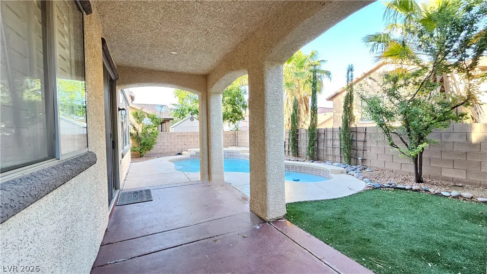326 Carlisle Crossing Street Las Vegas, NV 89138