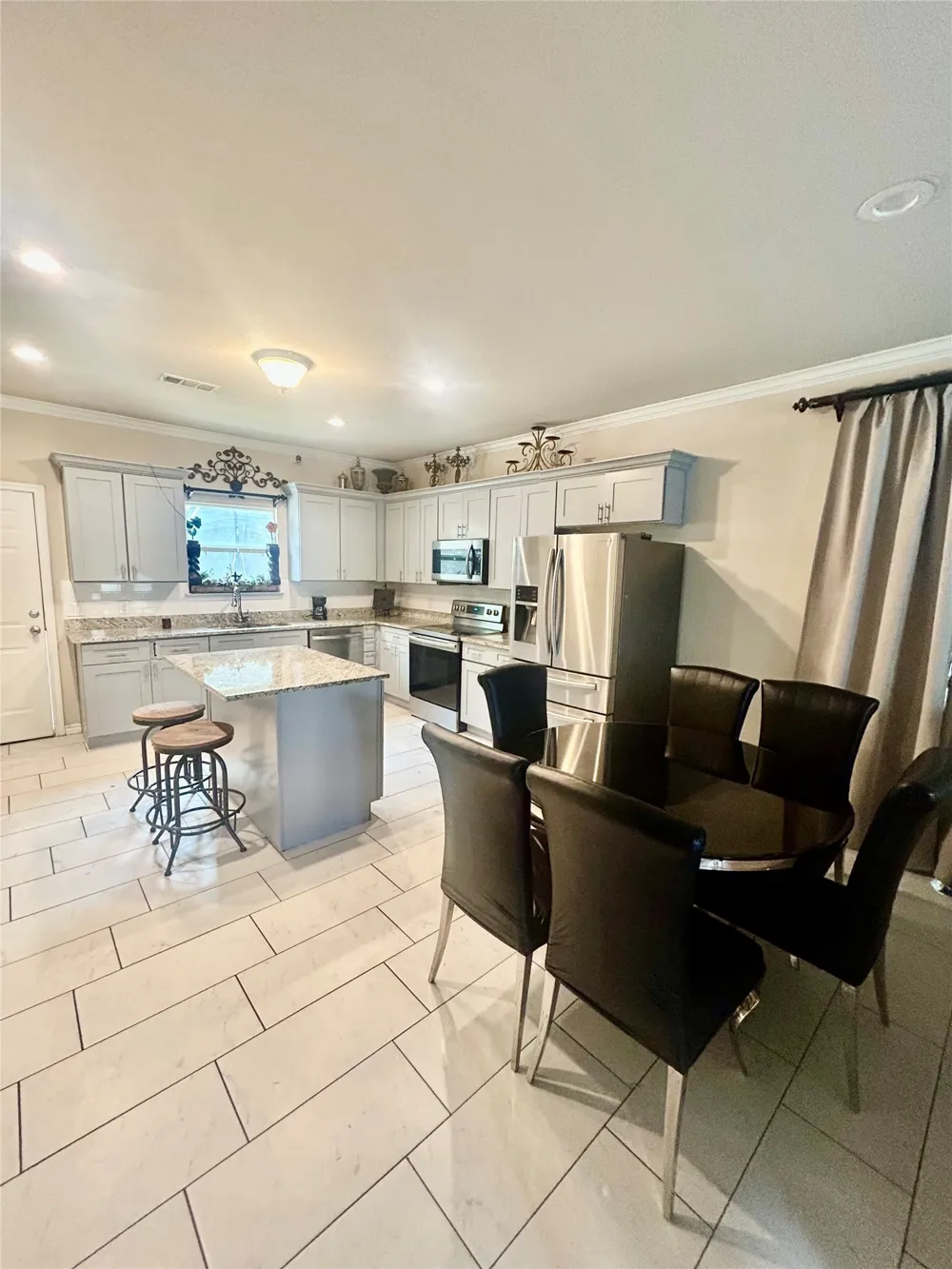 2807 Ainwick Court Dallas, TX 75227