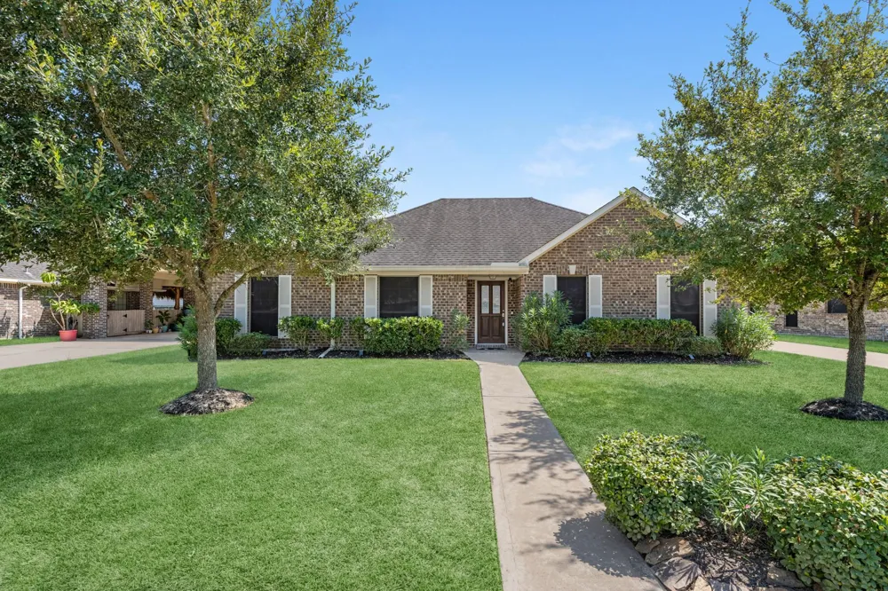 6830 Gonzales Point Manvel, TX 77578