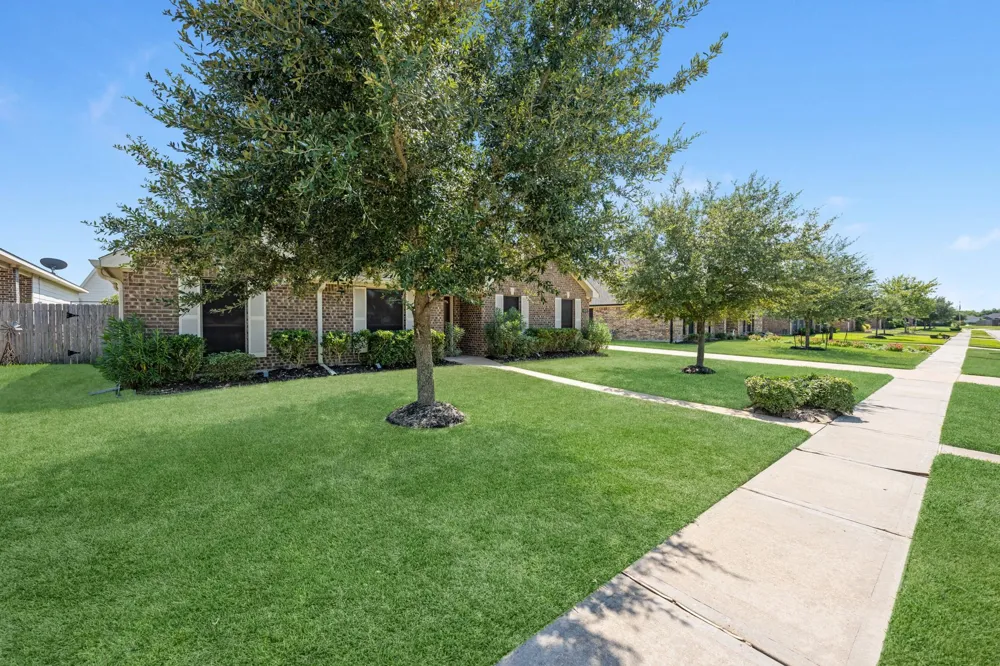 6830 Gonzales Point Manvel, TX 77578