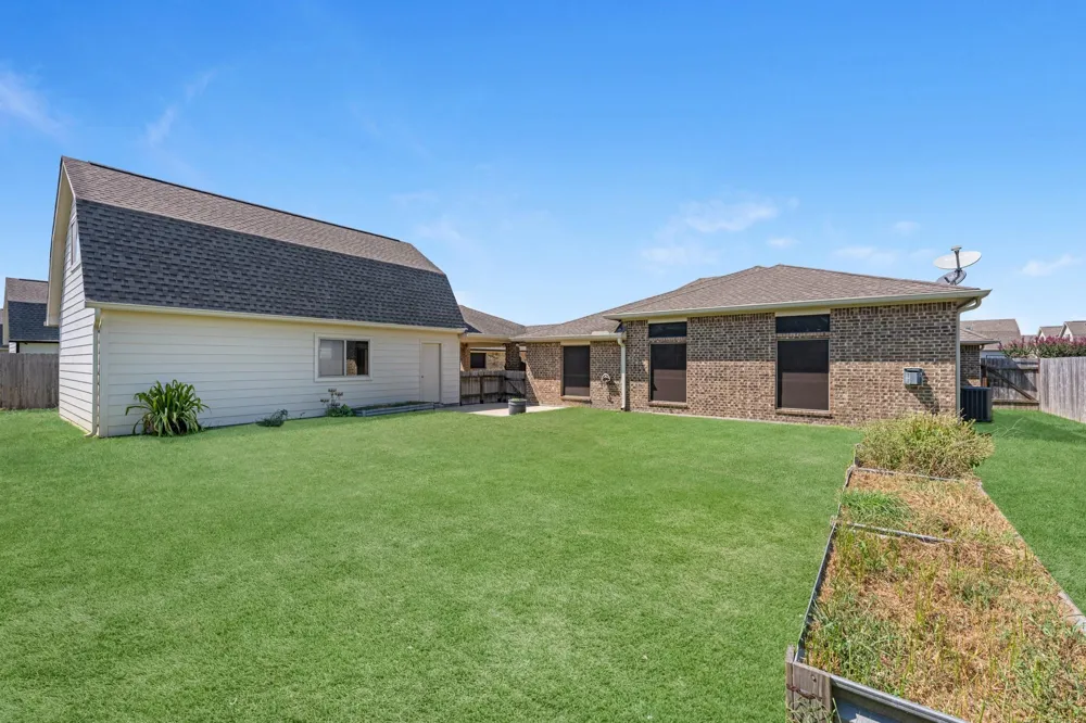 6830 Gonzales Point Manvel, TX 77578