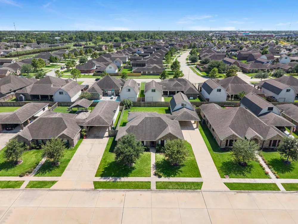 6830 Gonzales Point Manvel, TX 77578