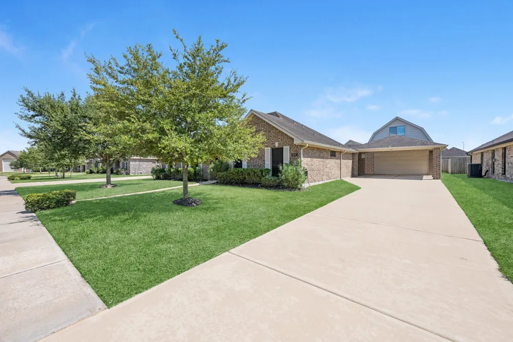 6830 Gonzales Point Manvel, TX 77578
